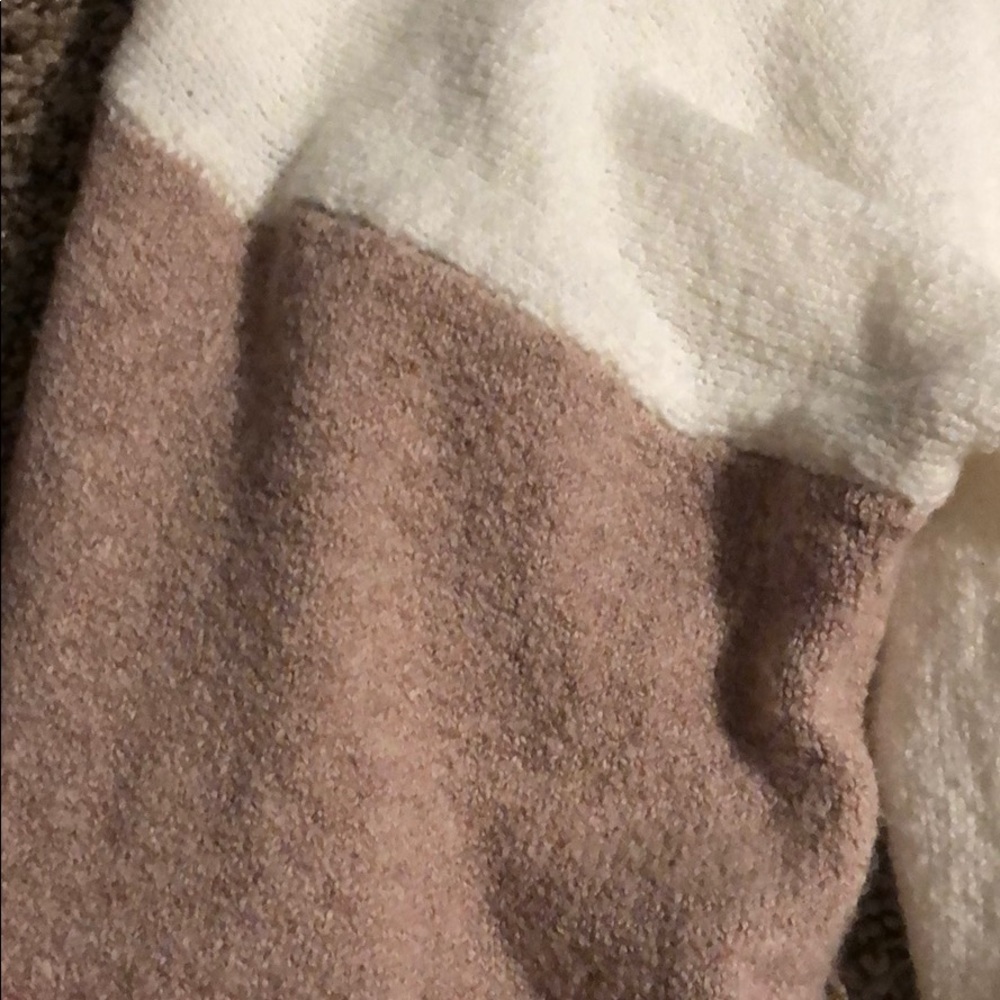 Sweater - Picture 2 of 4
